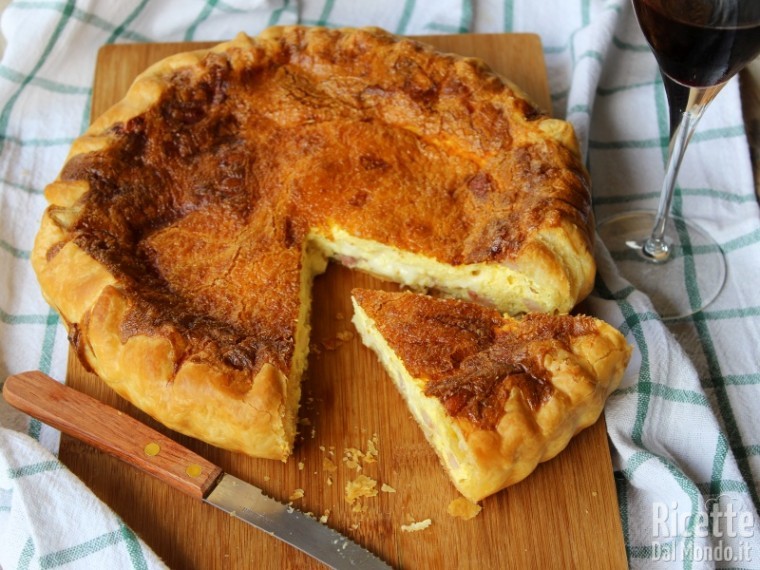 Quiche di sfoglia con taleggio e pancetta