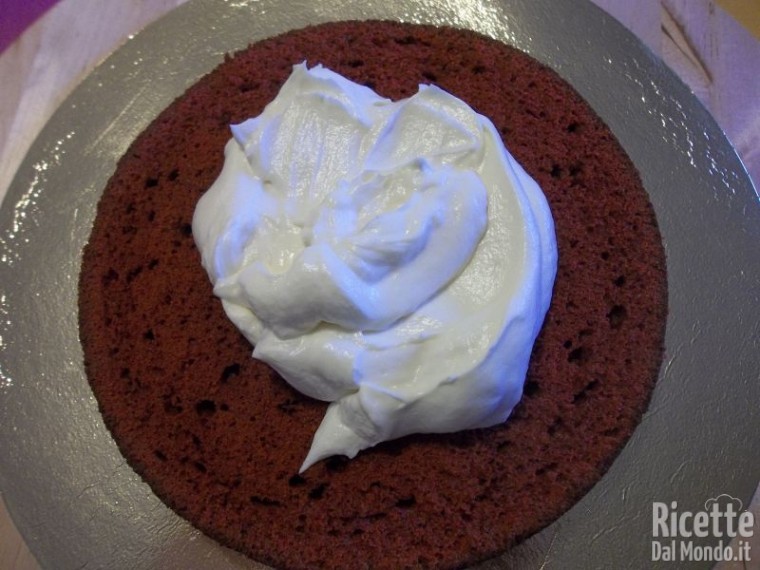 redVelvetCakeLaura11