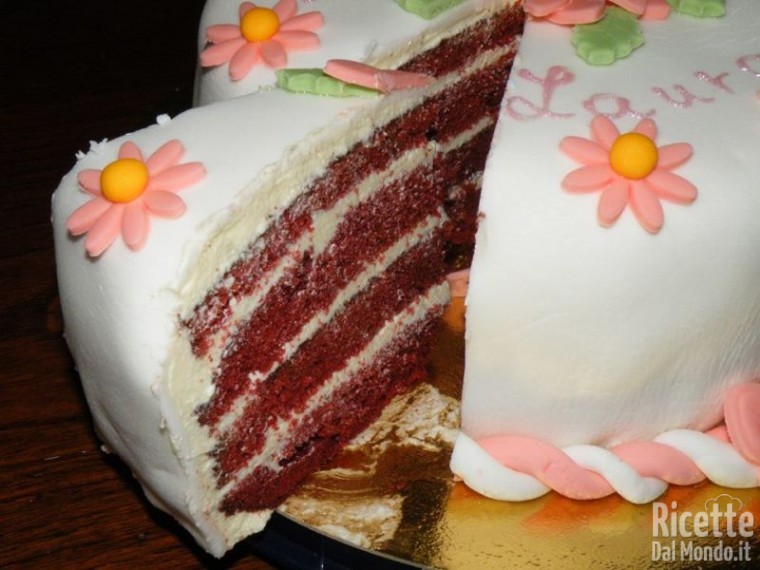 redVelvetCakeLaura23