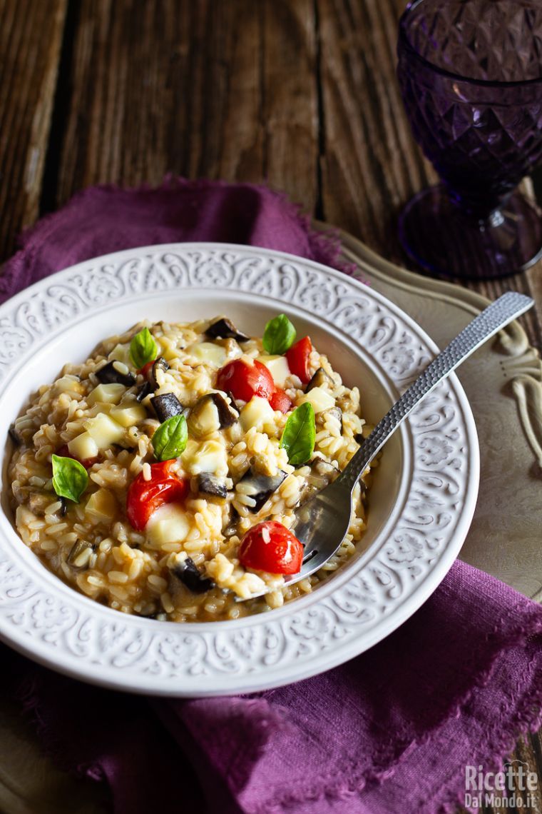 Come fare il risotto con melanzane e provola