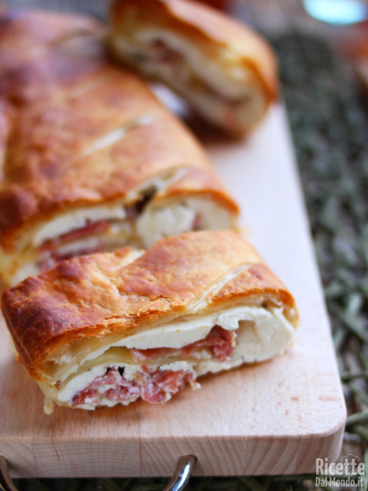 Rotolo di sfoglia con ricotta e salame