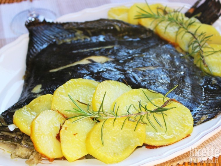 Rombo Al Forno Con Patate Ricettedalmondo It