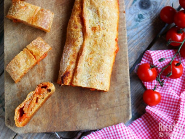 Ricetta del rotolo di pizza margherita veloce