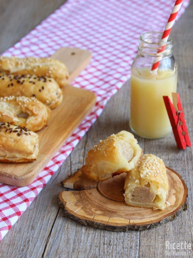 Come fare i rotolini di pasta sfoglia con salsiccia