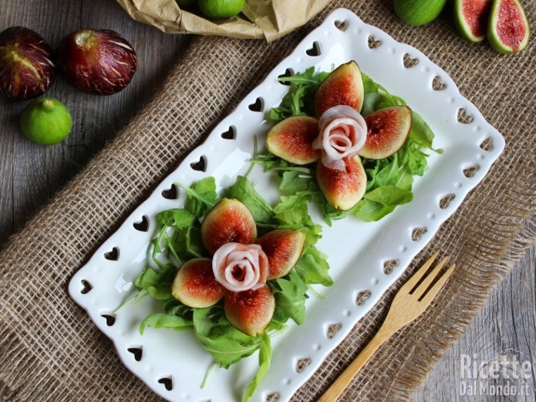 Rose di fichi e prosciutto crudo dolce di Parma