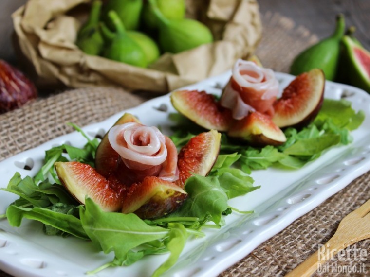 Rose di fichi e prosciutto crudo