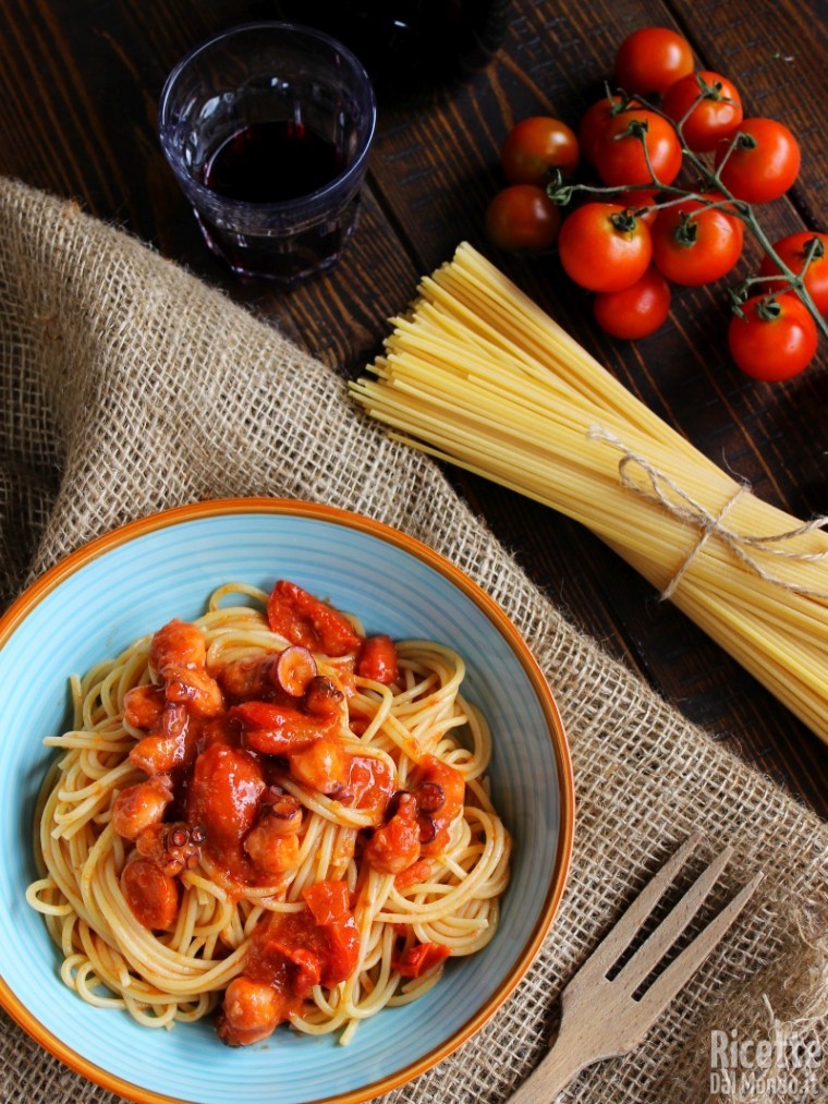 Come fare gli spaghetti al ragù di polpo