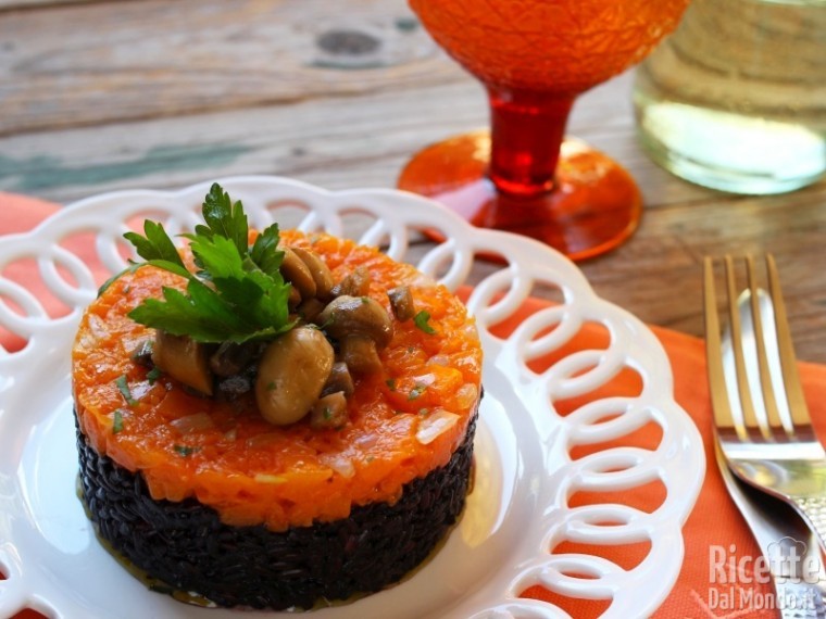 Sformato di riso venere con zucca e funghi