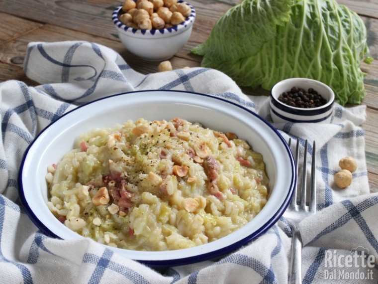 Risotto verza, speck e nocciole
