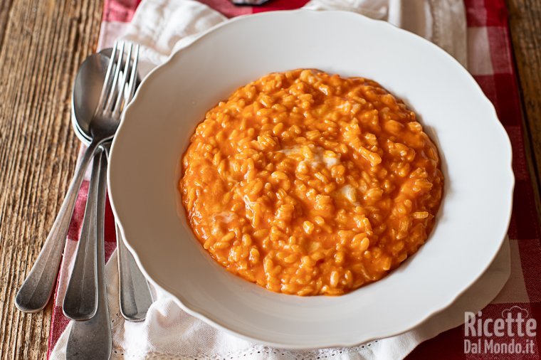 Risotto alla pizzaiola cremoso e filante! La ricetta facile e veloce!