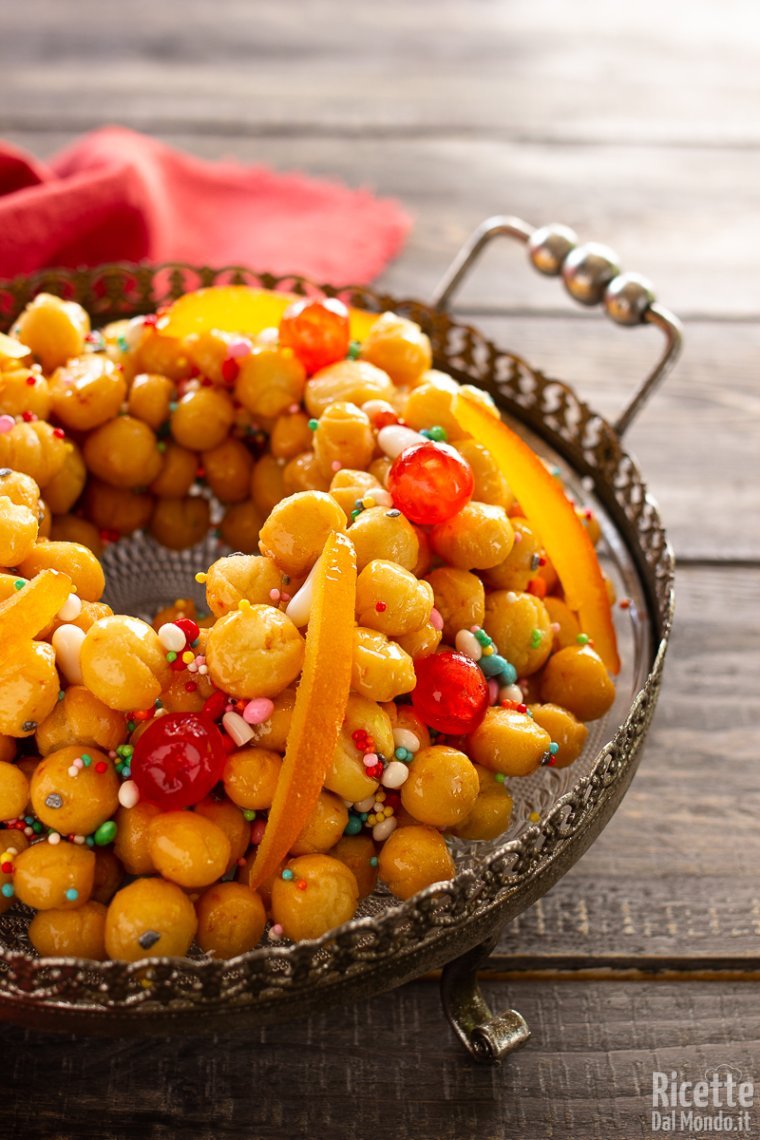 Struffoli, la ricetta di Natale dei dolci napoletani
