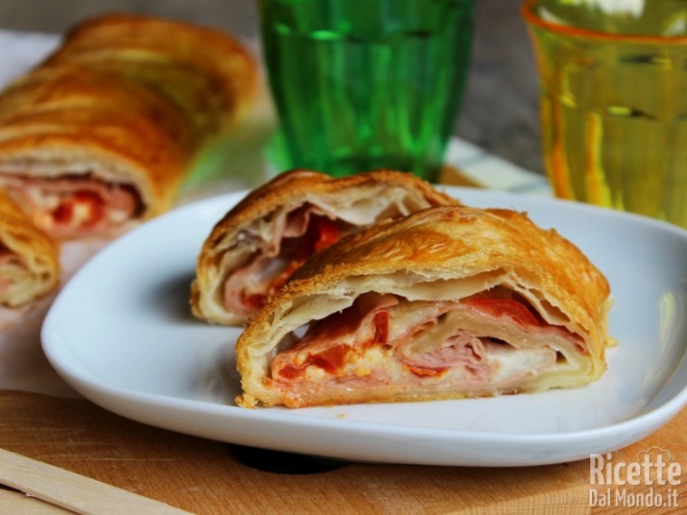 Ricetta Strudel salato di pasta sfoglia con mortadella