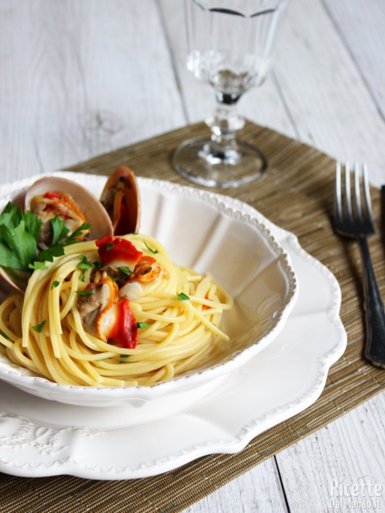 Come fare gli spaghetti ai fasolari