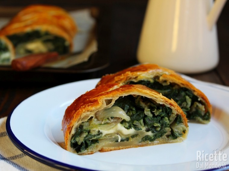 Ricetta Strudel di bietola e scamorza