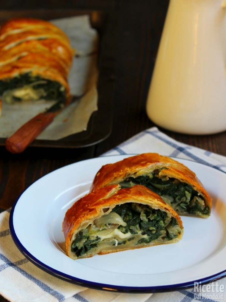Strudel di bietola e scamorza di pasta sfoglia