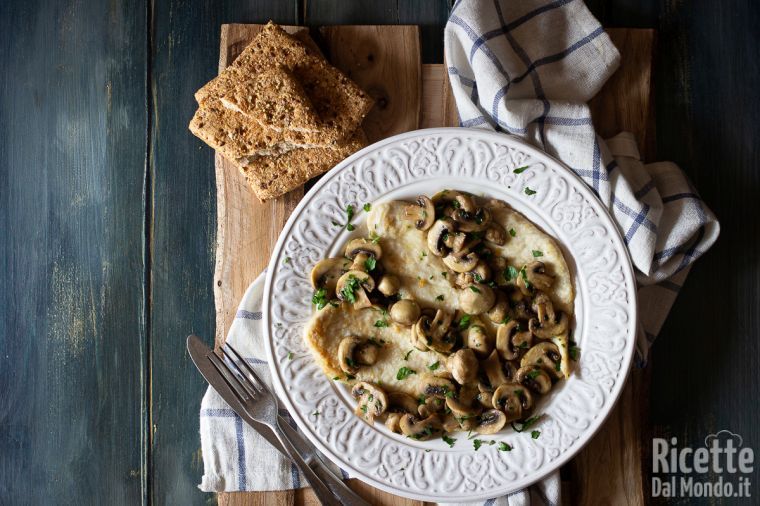 Scaloppine di pollo ai funghi, morbide e succose!