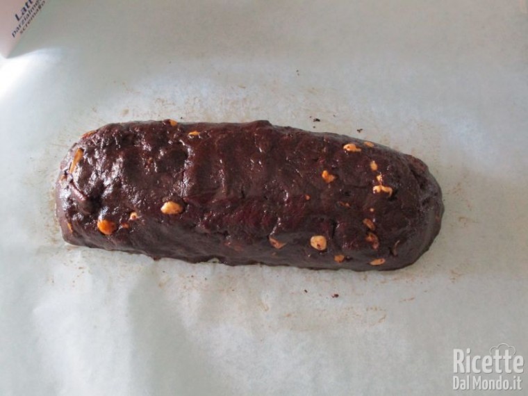 Salame al cioccolato senza uova 9