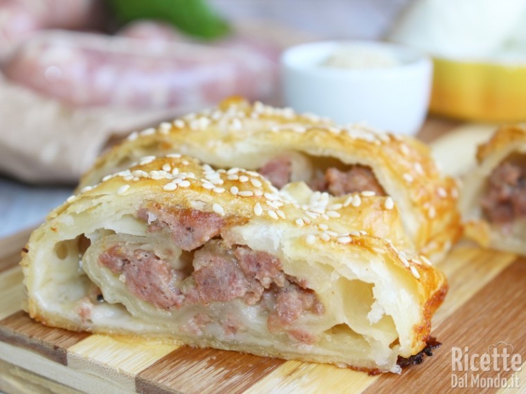Ricetta strudel di pasta sfoglia con salsiccia