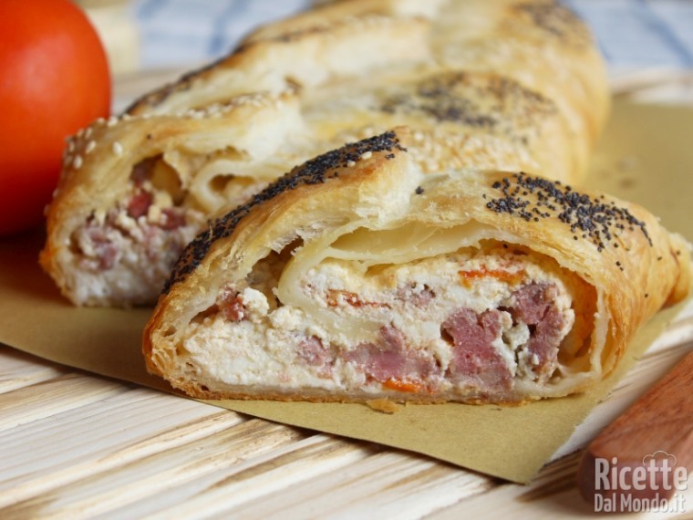 Ricetta strudel di ricotta e salsiccia