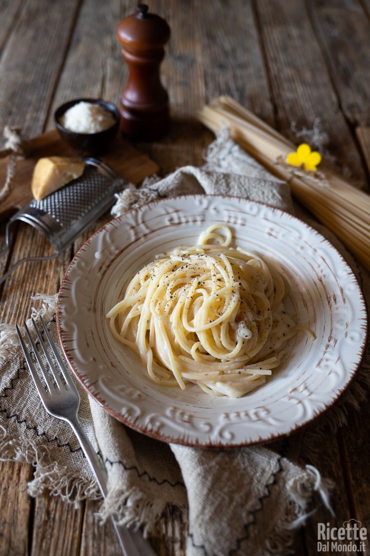 Ricetta spaghetti cacio e pepe