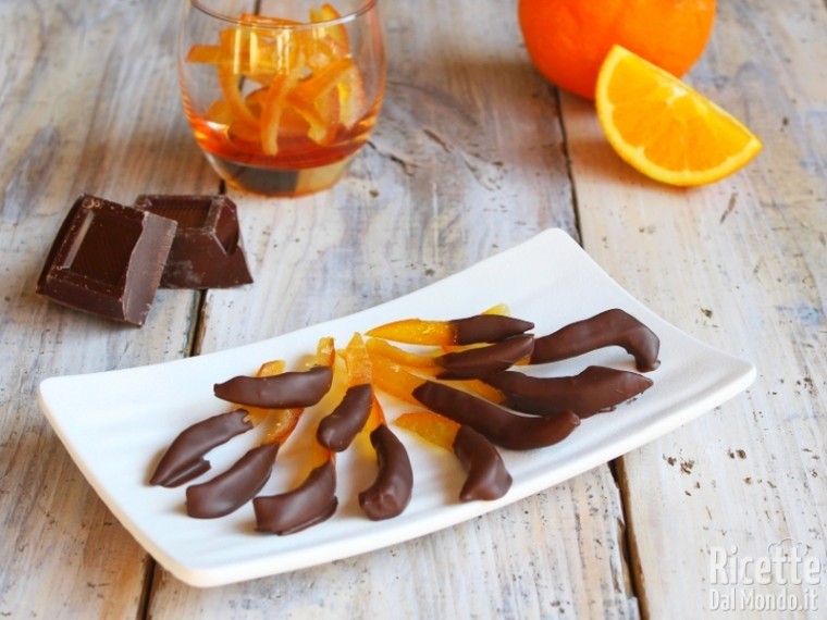 Scorze di Arancia Candite ricoperte di Cioccolato