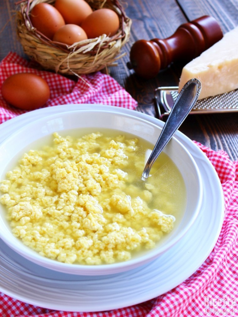 Stracciatella in brodo di carne
