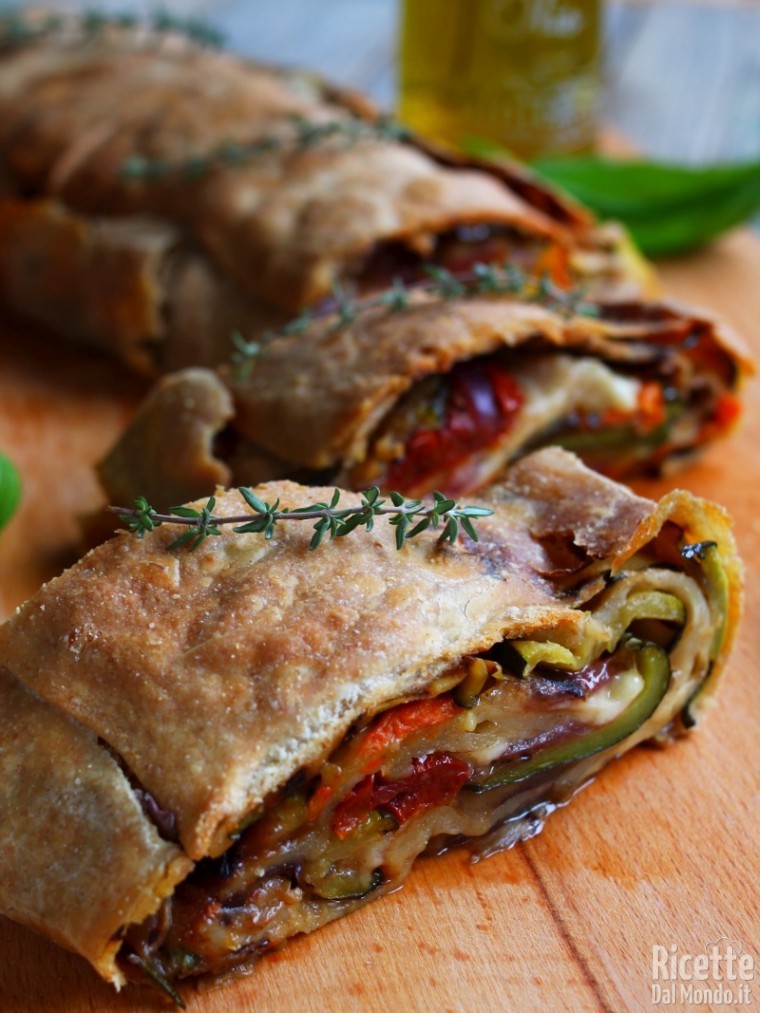 Come fare lo strudel integrale di verdure e mozzarella