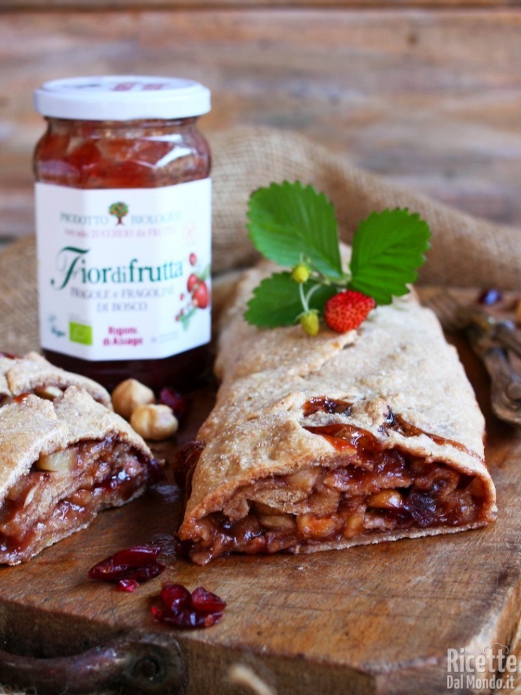 Come fare lo strudel integrale con mele e confettura