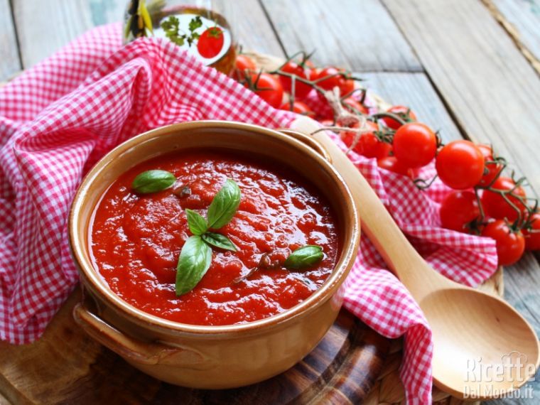 Sugo al pomodoro veloce fatto in casa