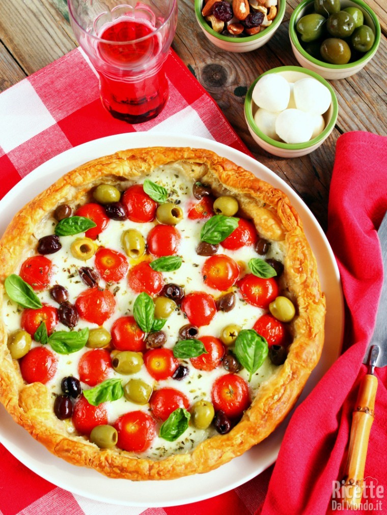 Torta sfogliata salata napoletana