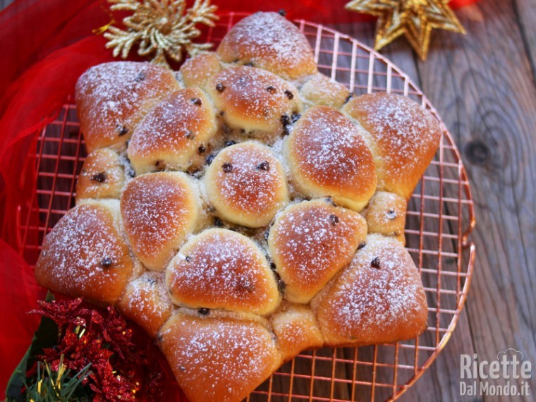 Pane A Forma Di Stella Di Natale.Stella Di Panini Morbidi Con Gocce Di Cioccolato Marianna Pascarella