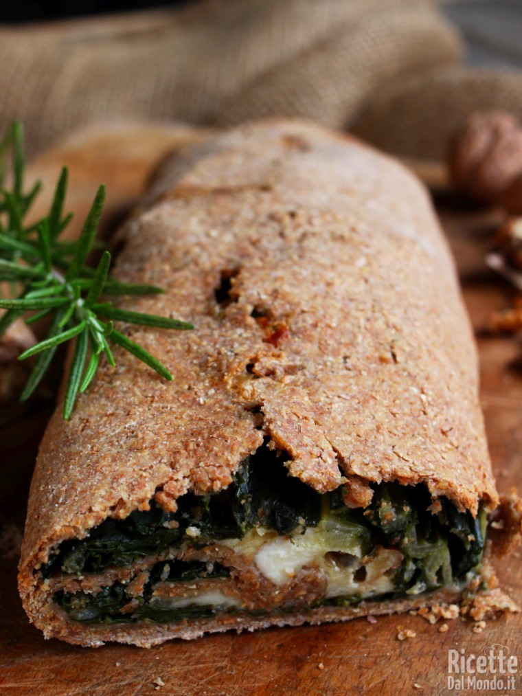 Ricetta strudel integrale con biete, provola e noci