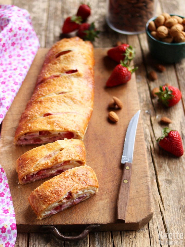 Ricetta strudel ricotta e fragole