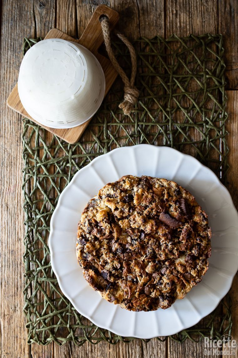 Ricetta sbriciolata di colomba con ricotta e cioccolato