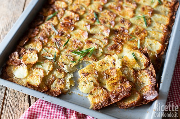 Schiacciate di patate e parmigiano: come farla croccantissima!