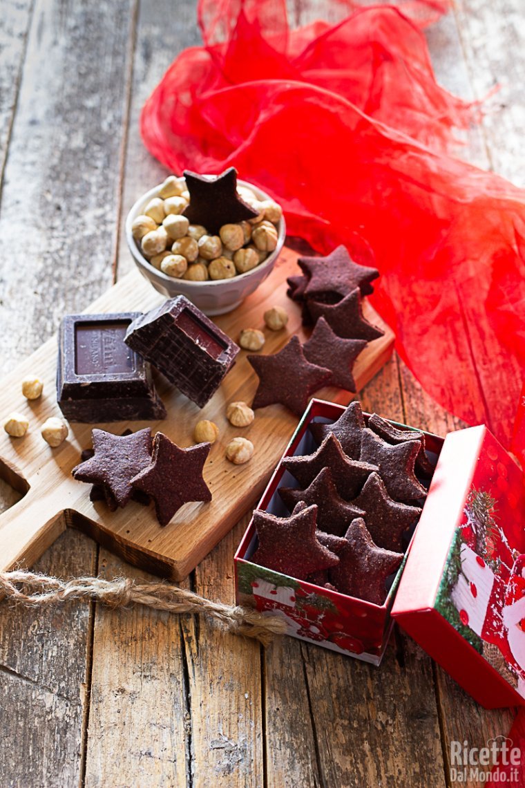 Ricetta stelline di frolla al cacao e nocciole