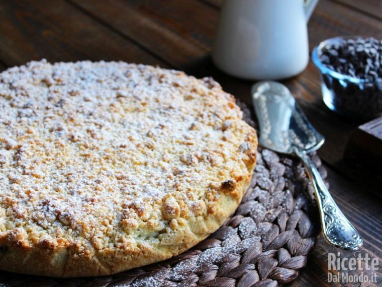 Servire la sbriciolata alla ricotta semplice