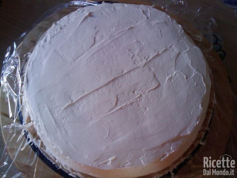 Torta di Compleanno con Crema ai Frutti di Bosco