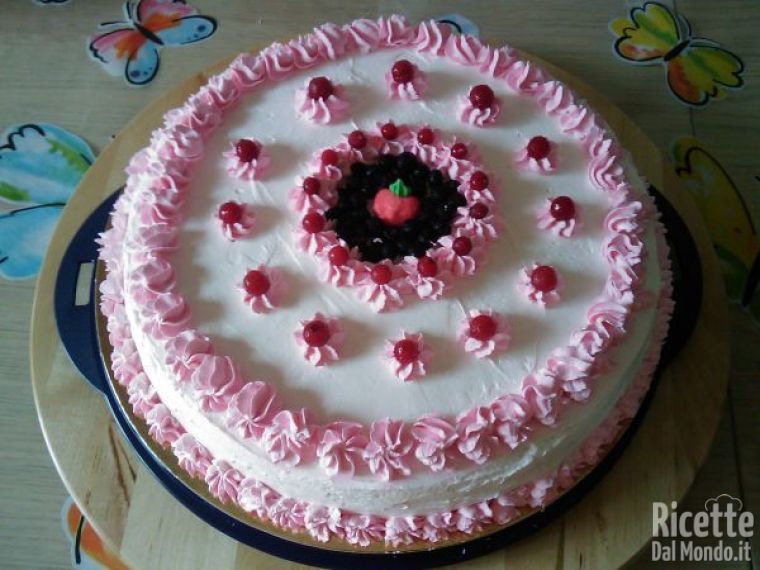 Torta Di Compleanno Con Crema Ai Frutti Di Bosco