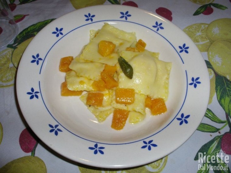 Ricetta Tortelli di Zucca e Noci