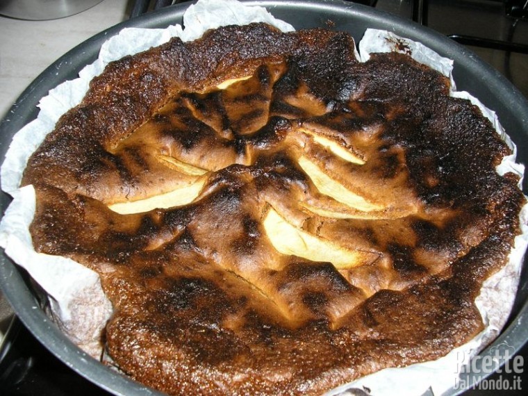 Ricetta Torta Rum, Amaretti e Mele
