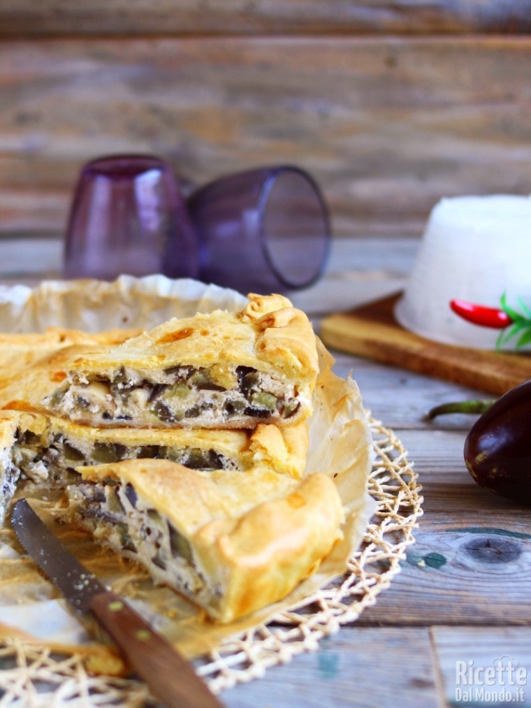 Come fare la torta salata di brisè alle melanzane