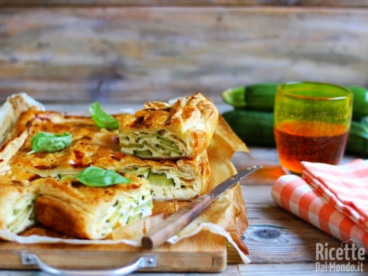 Torta salata zucchine e wurstel semplice