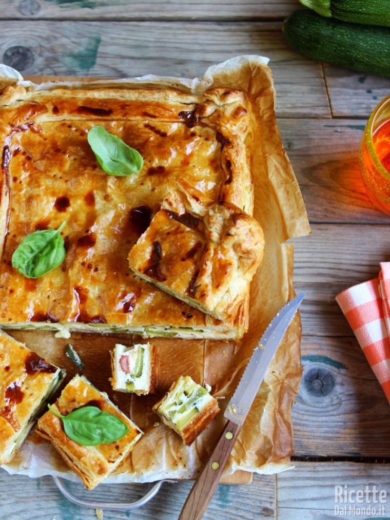 Ricetta torta salata zucchine e wurstel