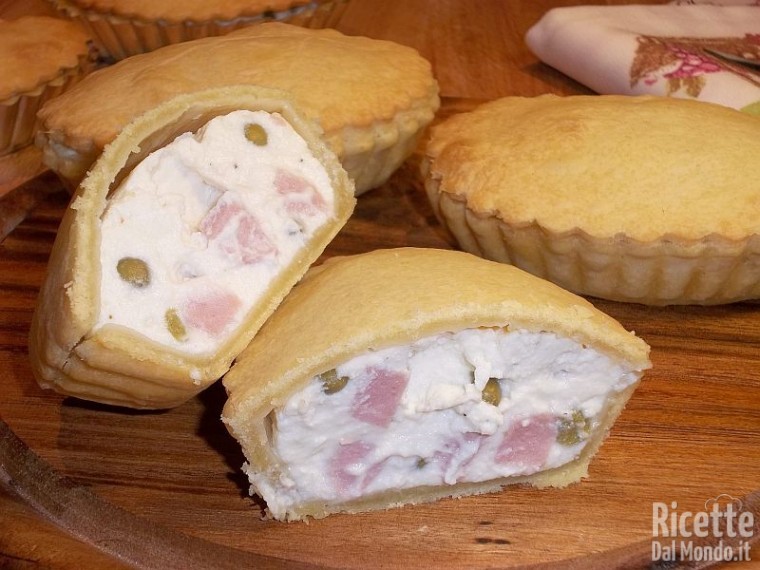 Tartellette con Ricotta, Piselli e Prosciutto