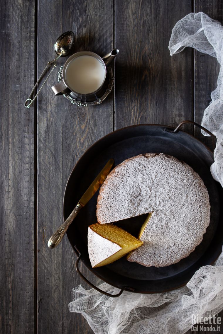 Ricetta torta al latte caldo