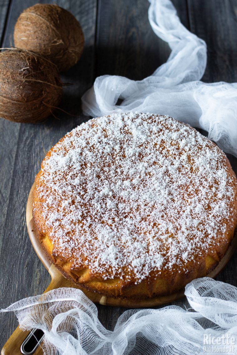 Ricetta torta al cocco con lo yogurt