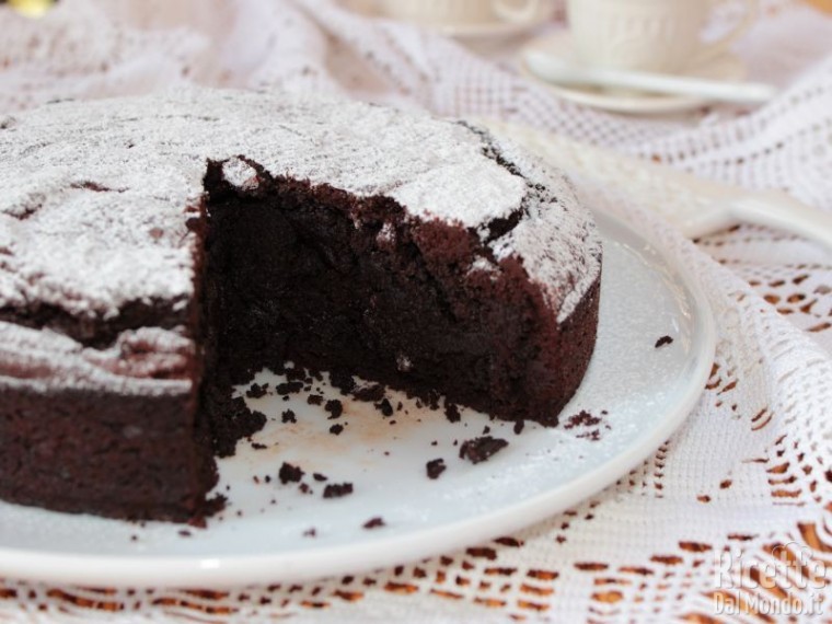 Come fare la torta al cioccolato senza farina