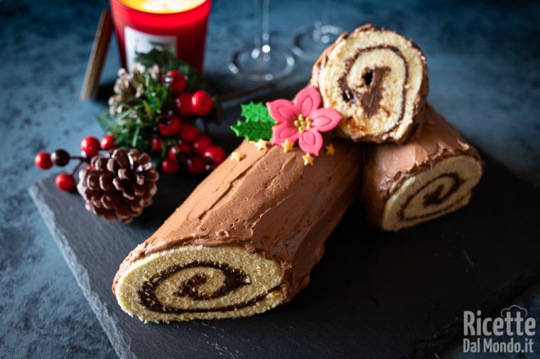 Ricetta Tronchetto Di Natale Per 12 Persone.Tronchetto Di Natale Alla Nutella Ricettedalmondo It