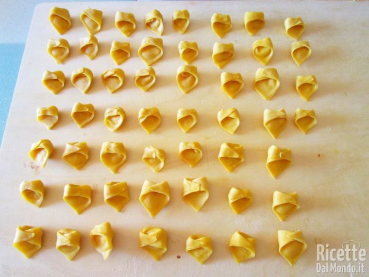 Tortelli con cotechino su vellutata di lenticchie 8